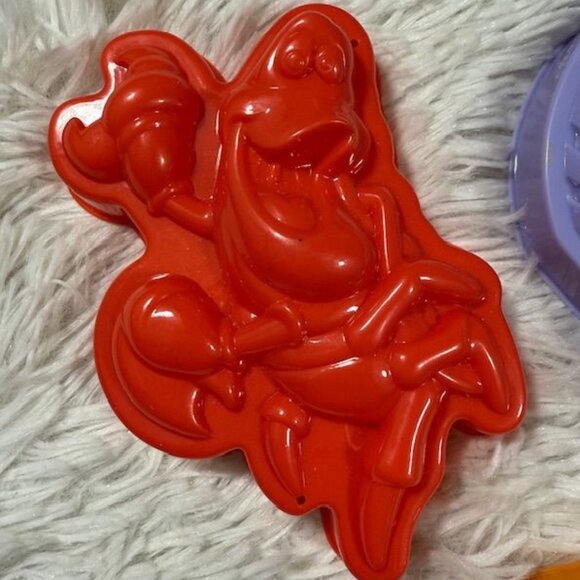 Set of 6 Disney's The Little Mermaid & Finding Nemo Sand Forms Decor - Picture 3 of 9